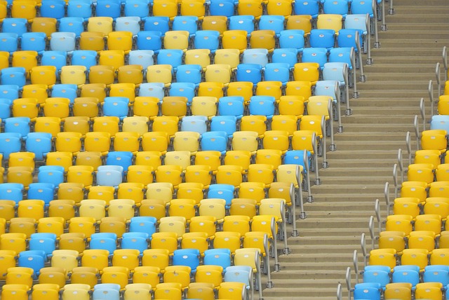 的中场提供 的中场提供